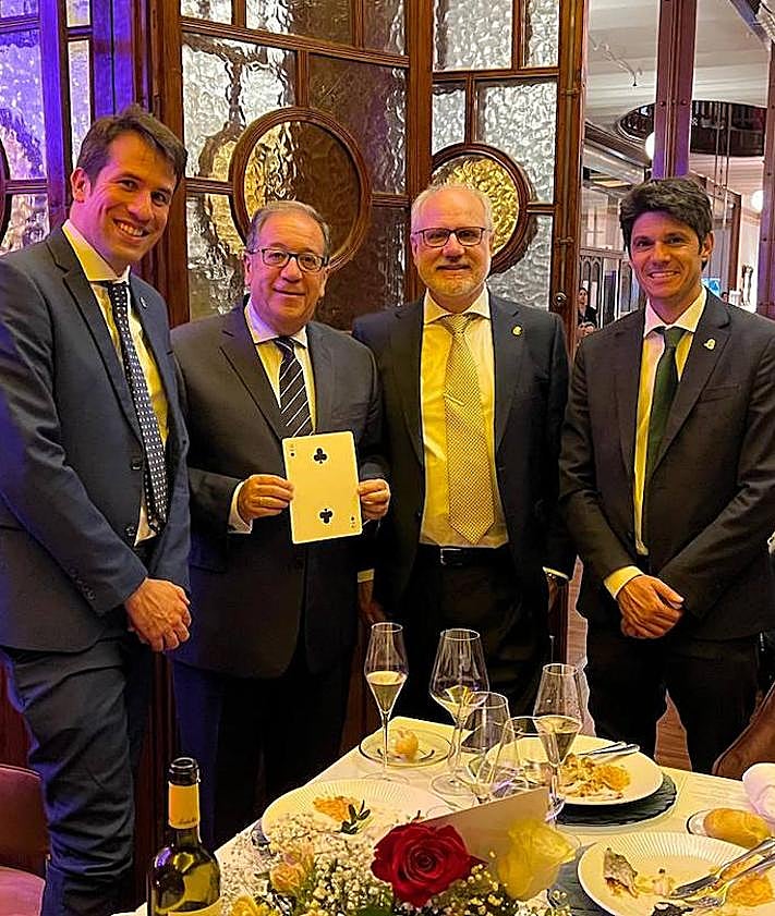 Imagen secundaria 2 - Palmas y bailes despiden junio