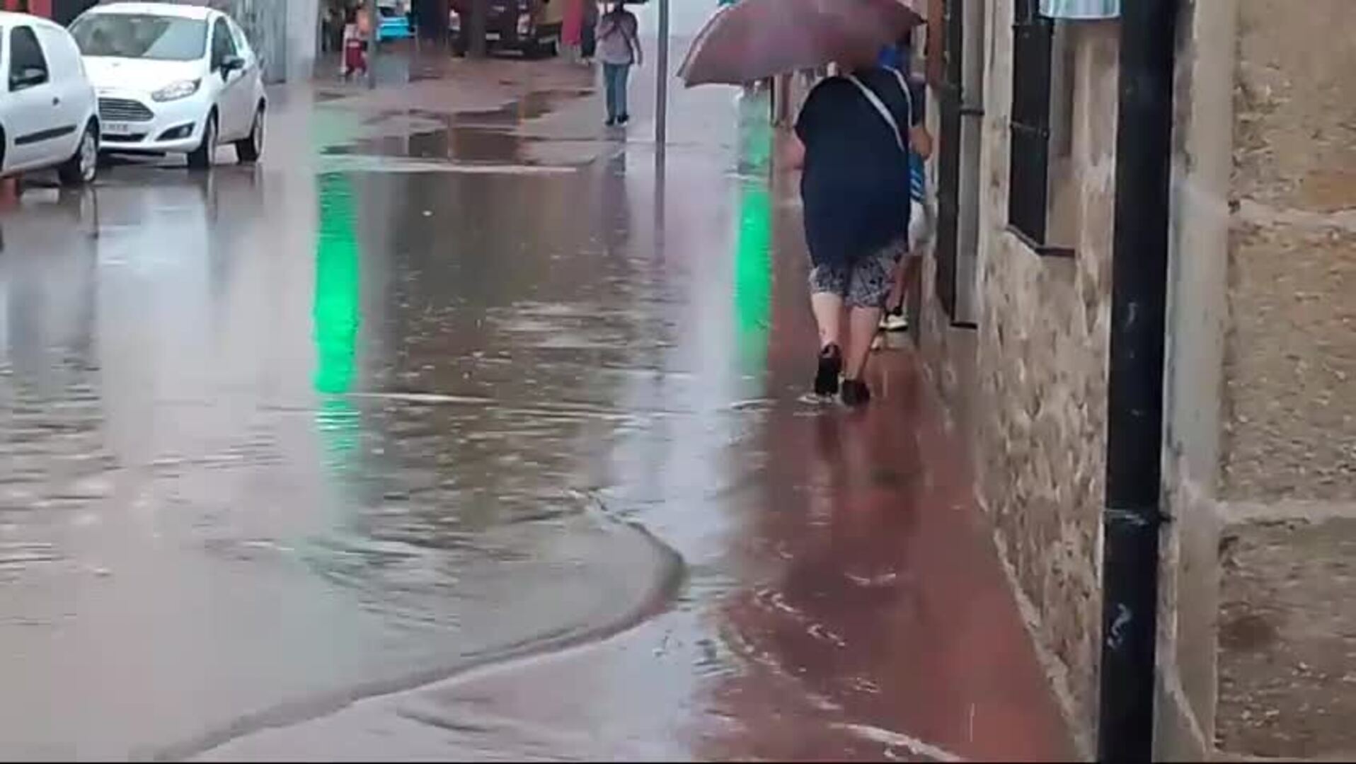 Calles inundadas en Navalmoral de la Mata por las fuertes lluvias