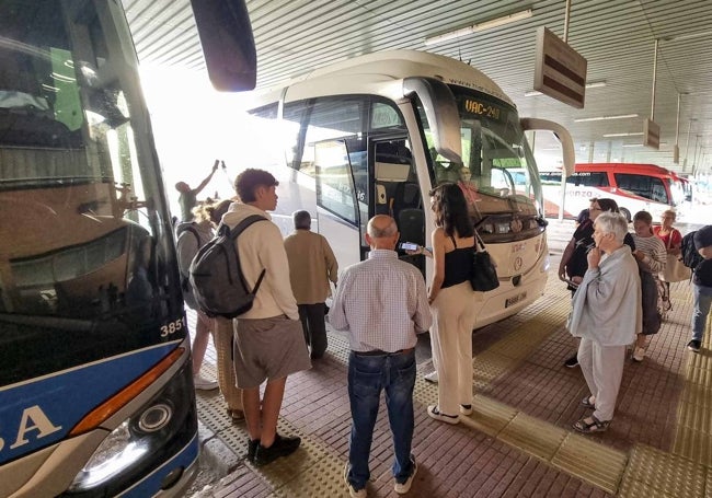 Viajeros de LEDA en la estación de Mérida.