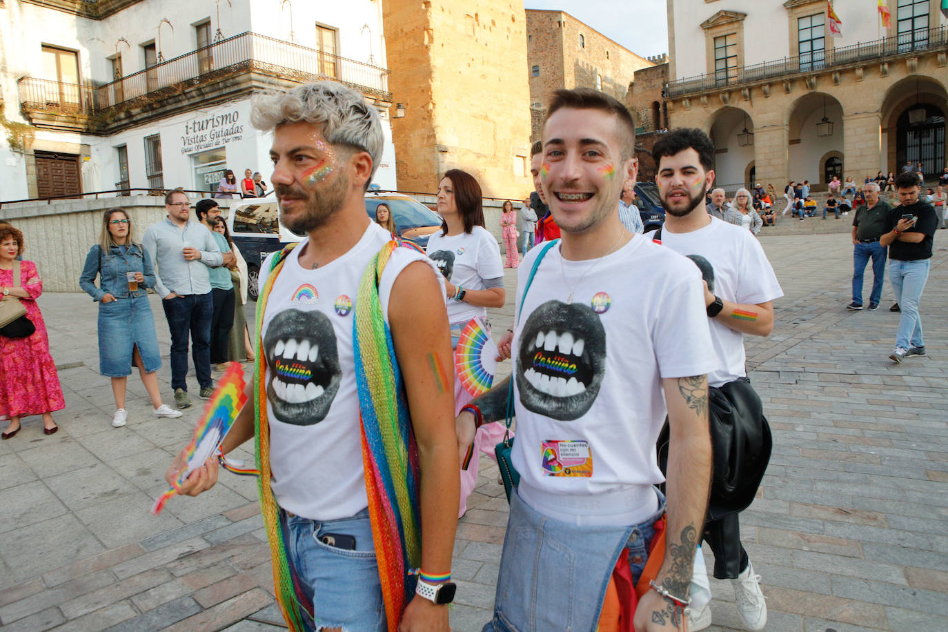 Así ha sido la marcha del Orgullo en Cáceres (II)