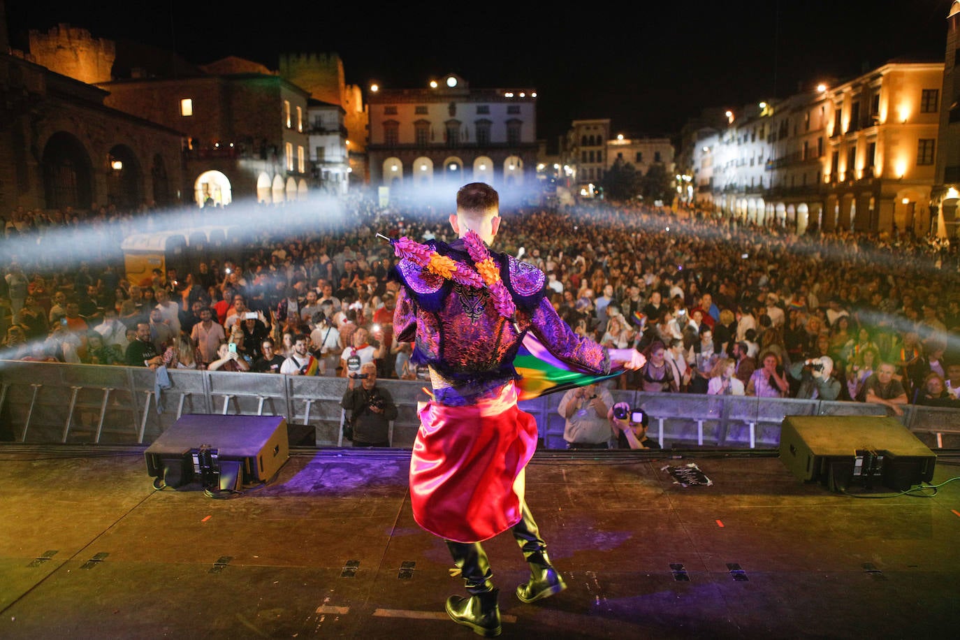 Las mejores imágenes de los conciertos de la fiesta del Orgullo de Cáceres (I)