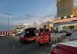 Efectivos de Cruz Roja en el recinto ferial de Caya.