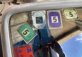 Pegatinas oficiales que si están permitidas adherir al parabrisas. POLO