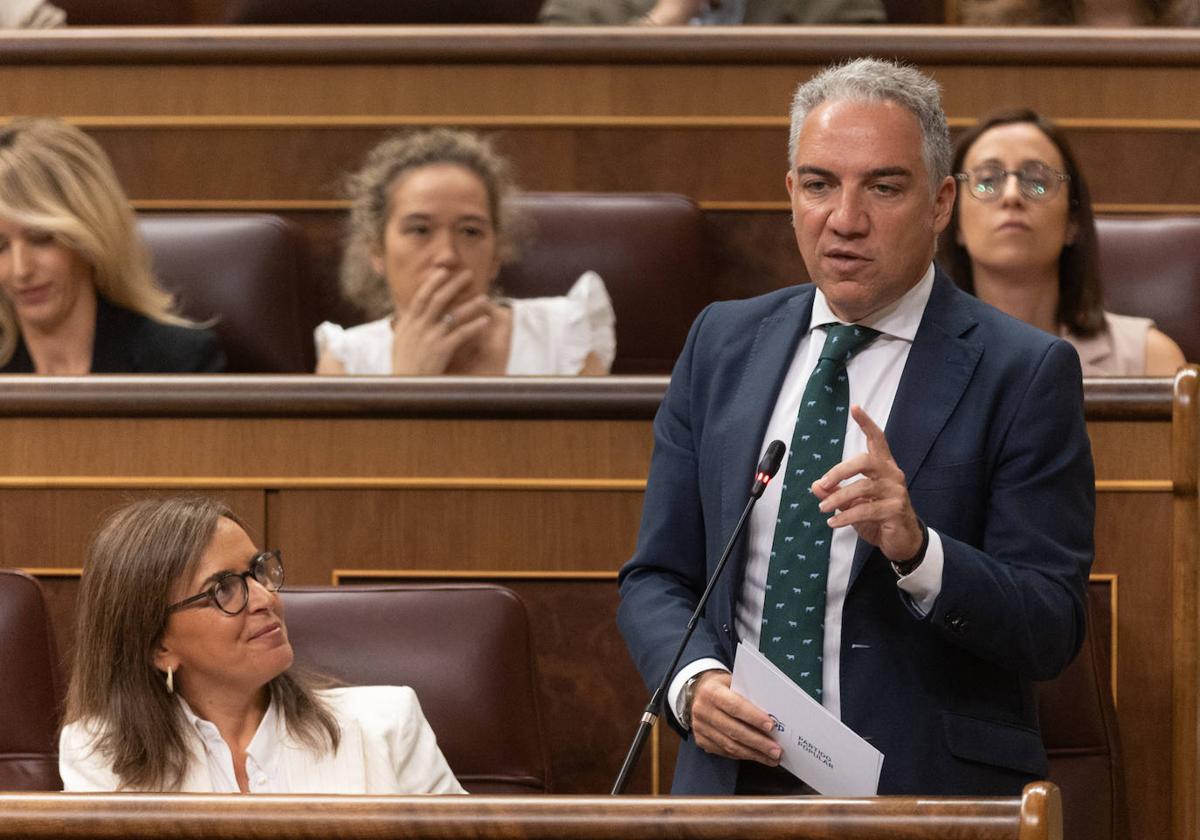 El vicesecretario de Política Autonómica y Local del PP, Elías Bendodo, durante una intervención en el Congreso de los Diputados.