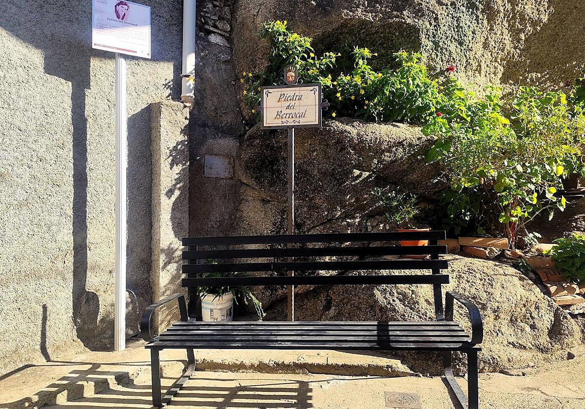 Banco mirador en la Piedra del Berrocal