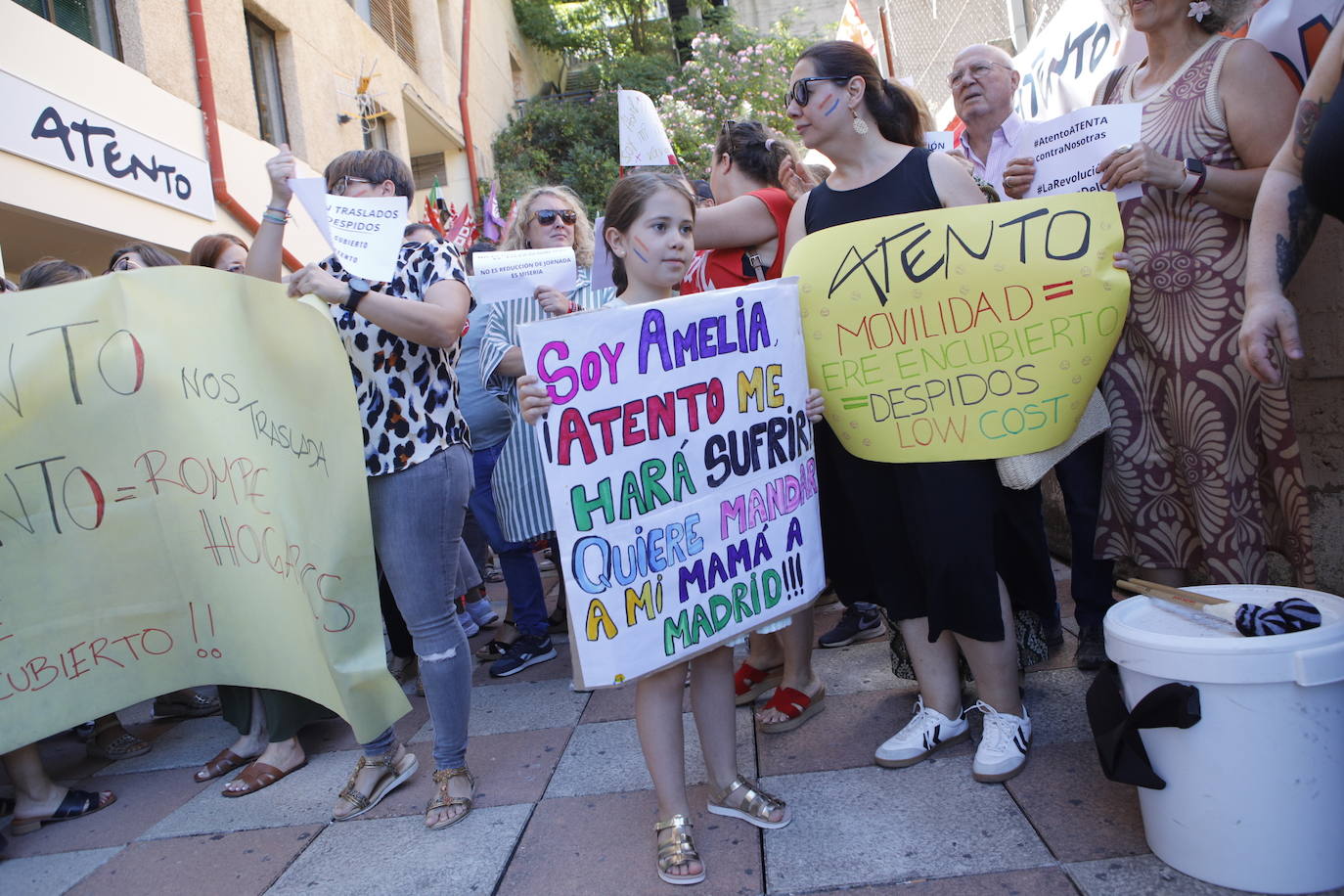 Los trabajadores de Catelsa y Atento se echan a la calle en Cáceres