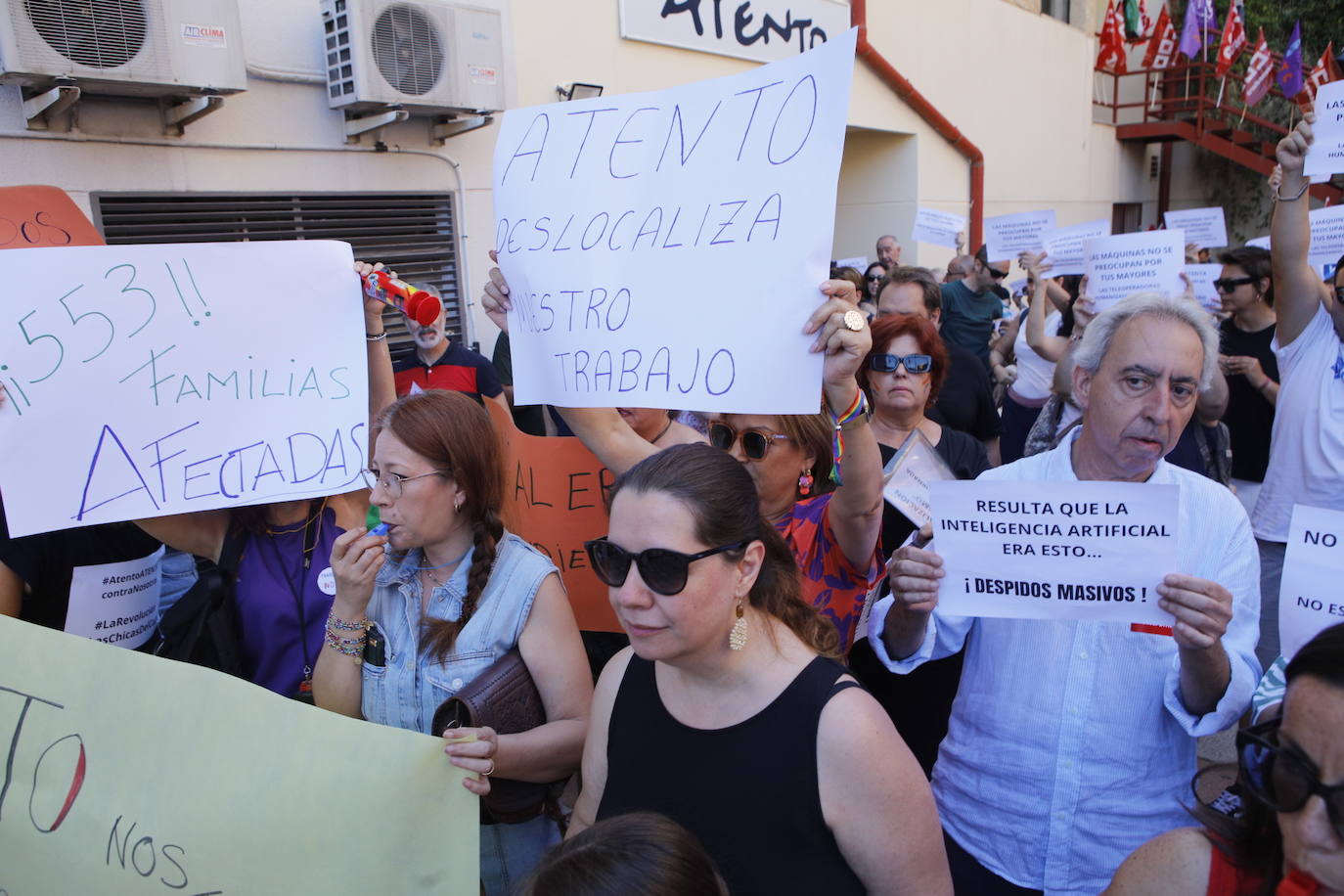 Los trabajadores de Catelsa y Atento se echan a la calle en Cáceres