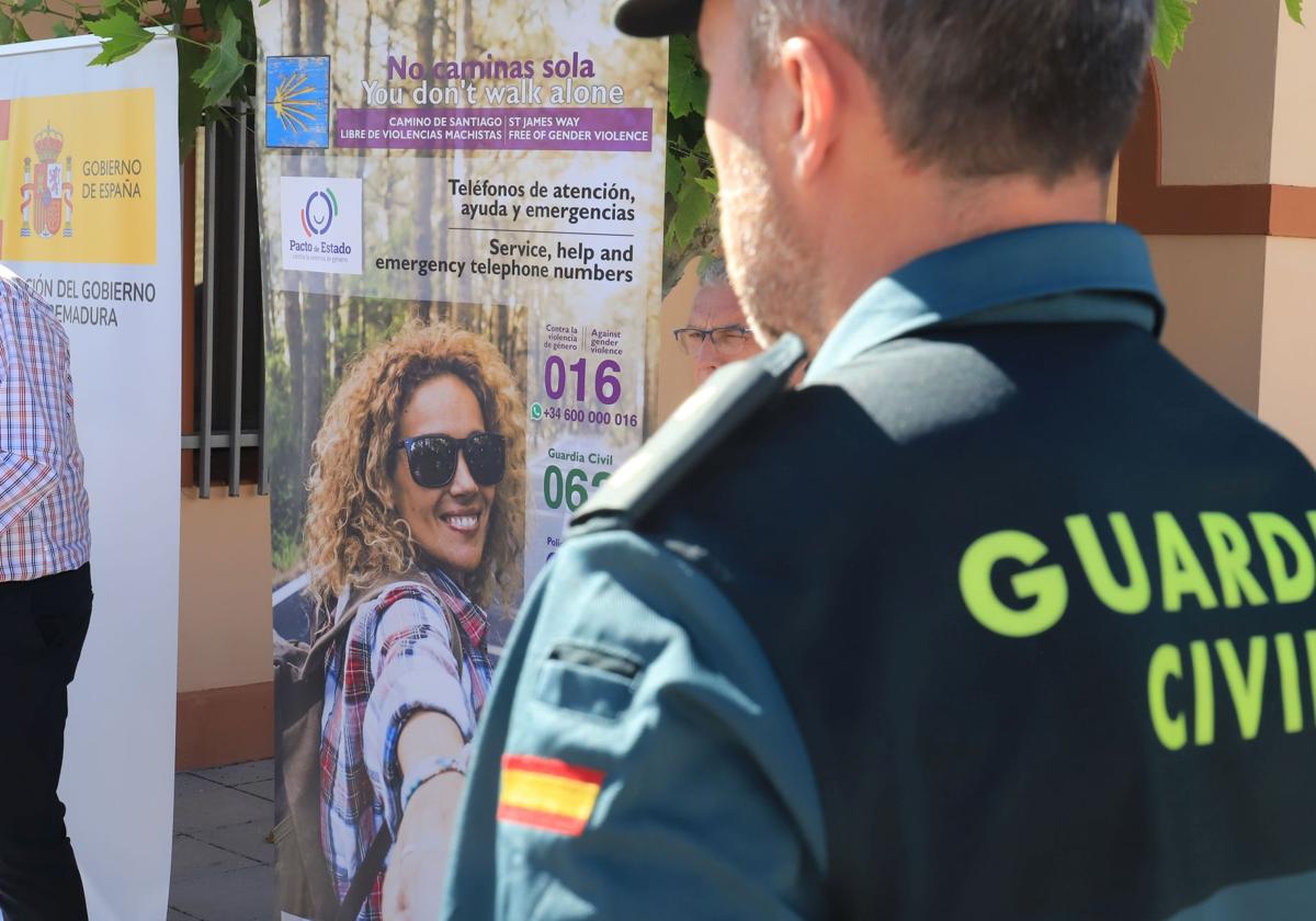 Presentación de la campaña 'No caminas sola' en La Haba (Badajoz)