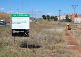 Trabajos de maquinaria pesada para acondicionar el terreno cerca de La Cañada.