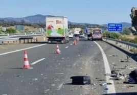 Una niña de 10 años y un joven de 17, entre los heridos en el choque entre un camión y un furgón en la A-66 cerca de Aldea del Cano