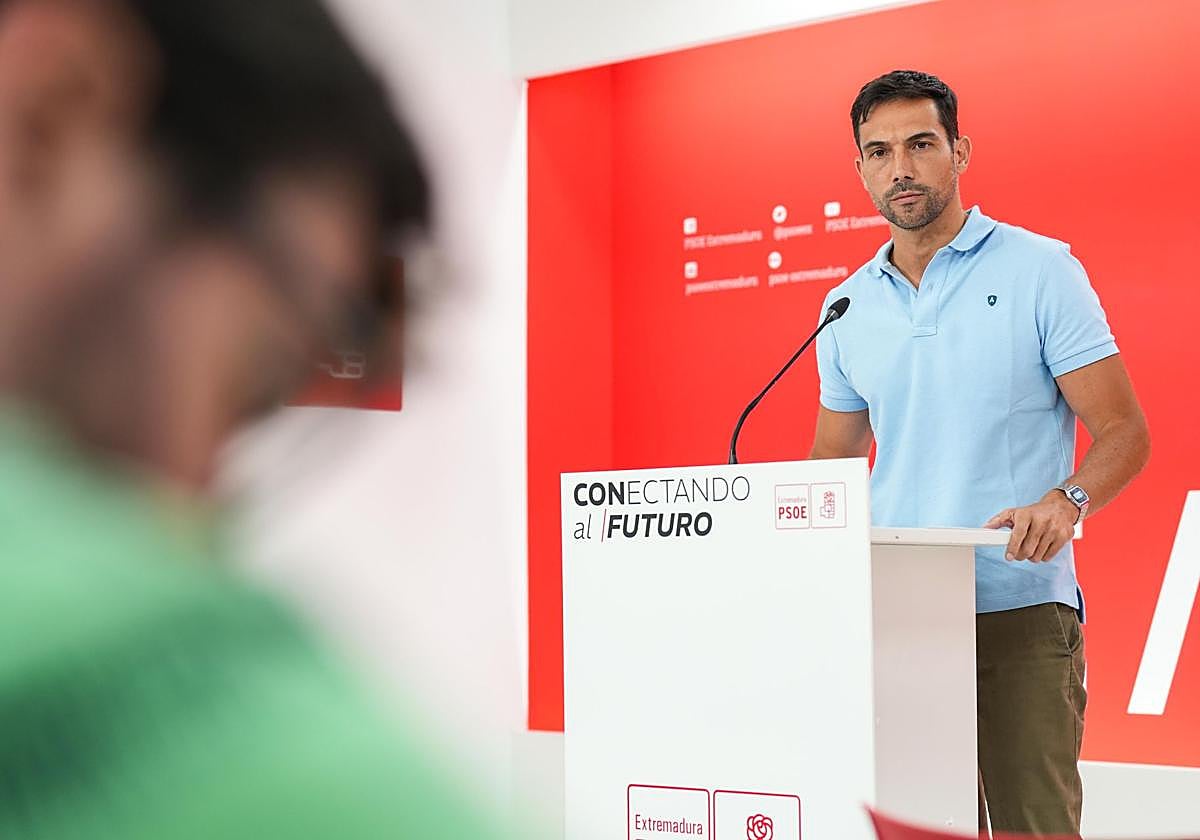 El secretario de Organización del PSOE de Extremadura, Manuel Borrego