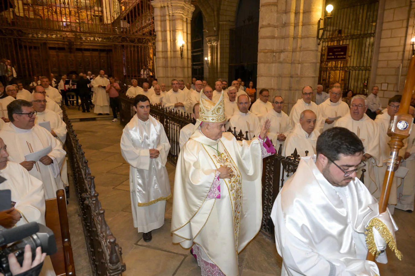 Fotos De La Eucaristía Celebrada Por El Nuevo Arzobispo De Mérida Badajoz José Rodríguez 8584