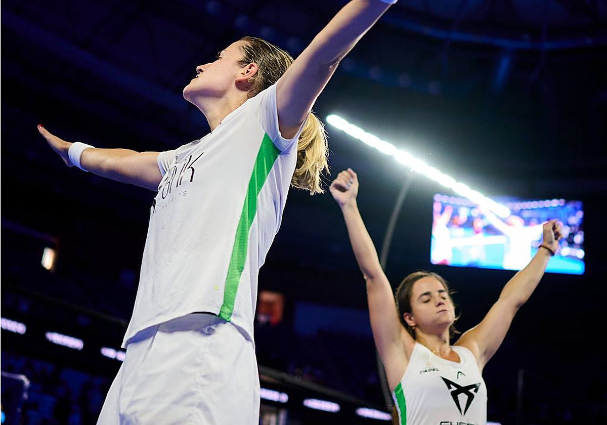 Paula Josemaría y Ari Sánchez celebran el triunfo en Málaga.