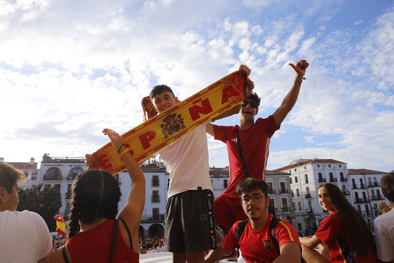 Ambiente en la Plaza Mayor de Cáceres