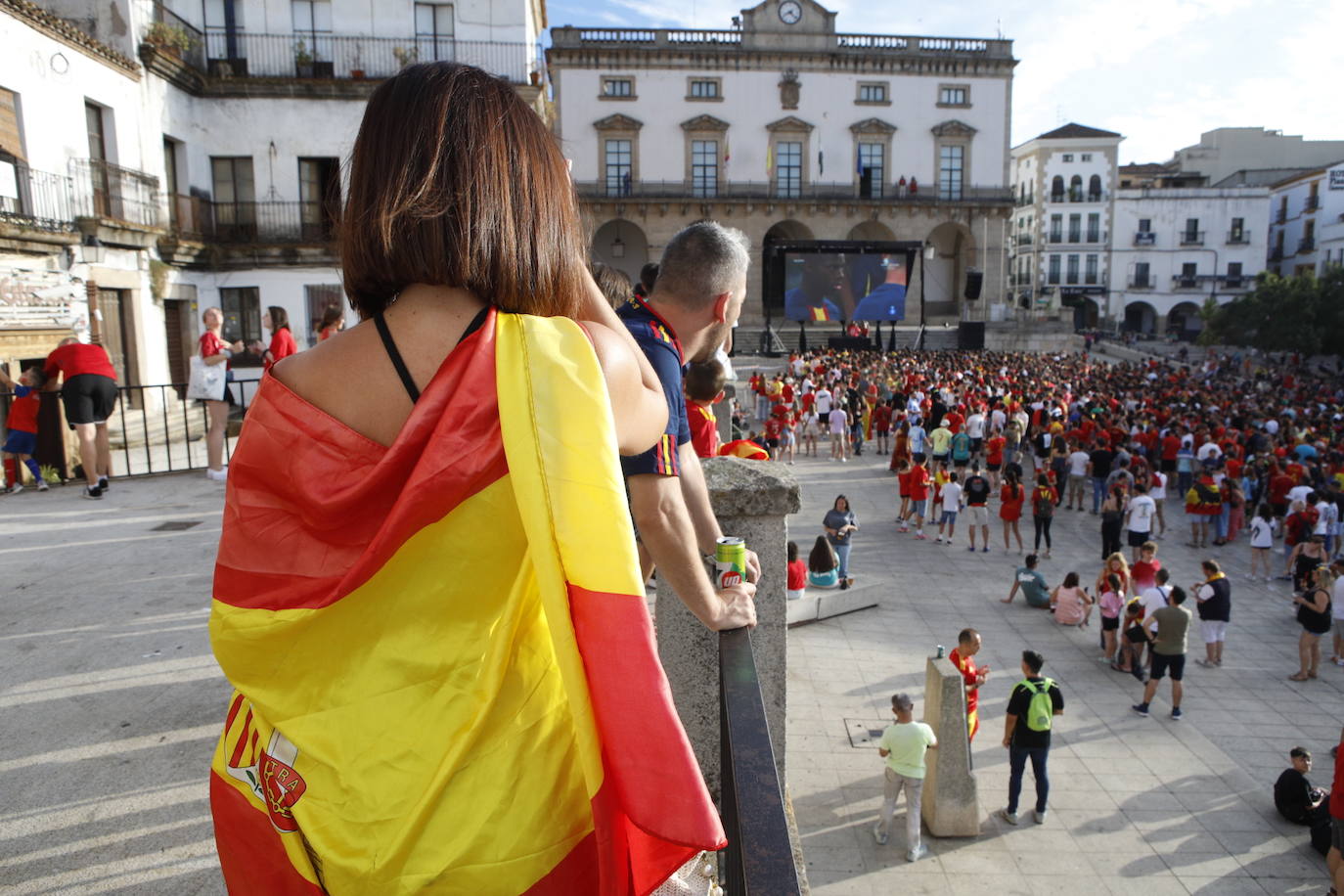 Ambiente en la Plaza Mayor de Cáceres