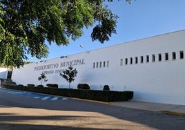 Entrada a la piscina municipal de Los Santos de Maimona.