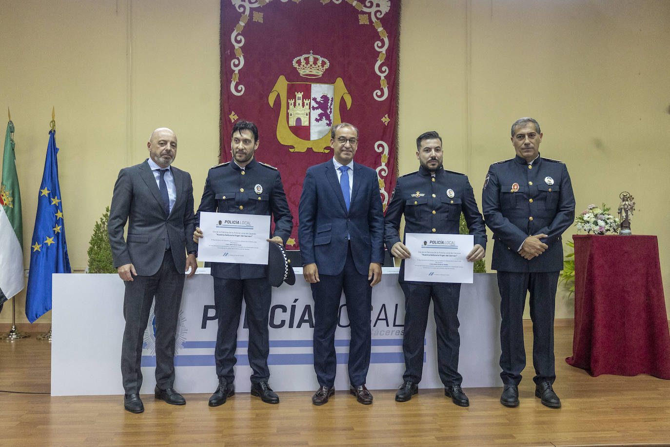 Así ha sido la entrega de distinciones a la Policía Local del Cáceres