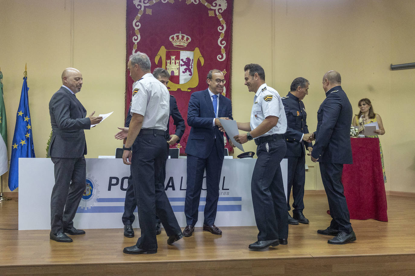 Así ha sido la entrega de distinciones a la Policía Local del Cáceres