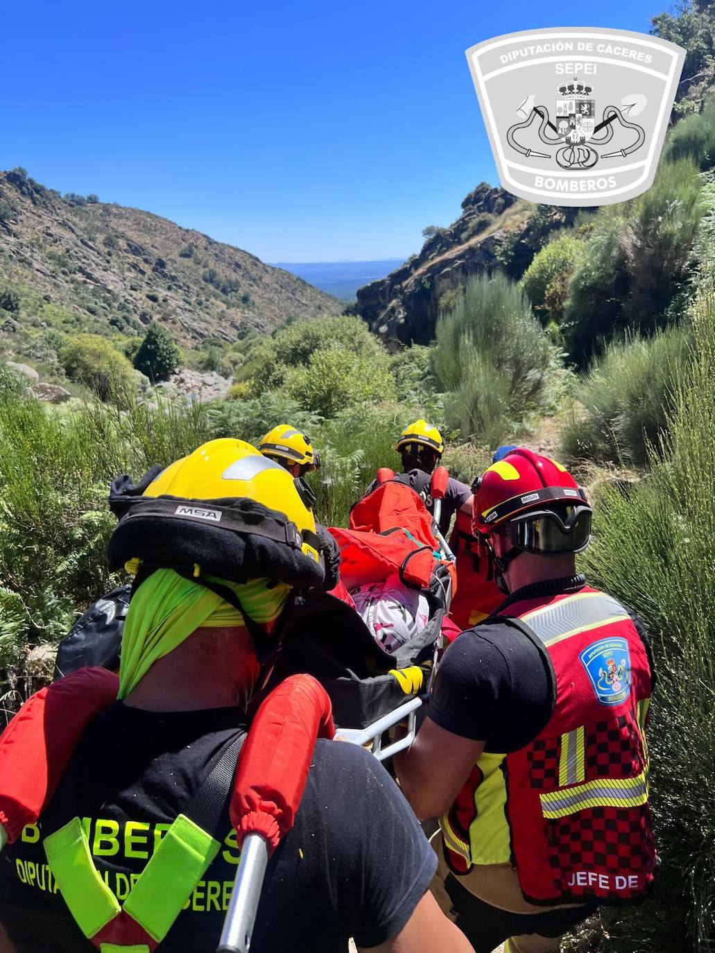 Así fue el rescate de la mujer herida en el Trabuquete, en Guijo de Santa Bárbara