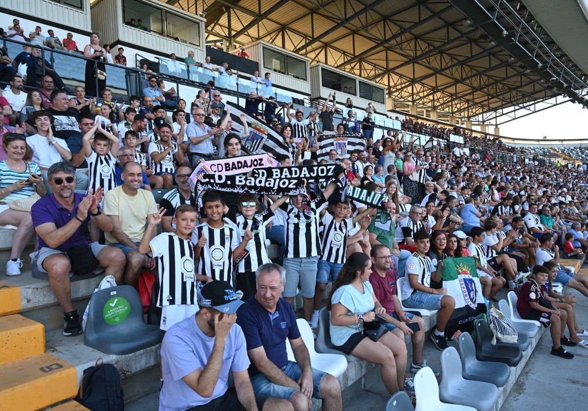 El Nuevo Vivero espera noticias de la RFEF sobre la plaza del Ursaria en favor del Badajoz.