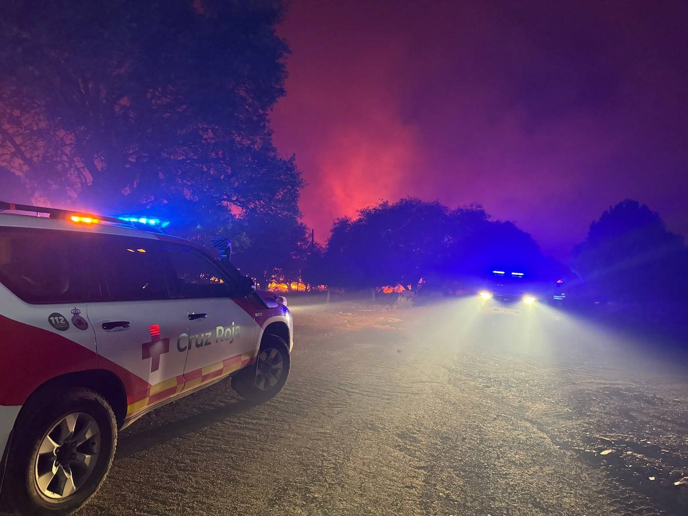 Imagen del incendio forestal registrado en el término municipal pacense de Puebla del Maestre