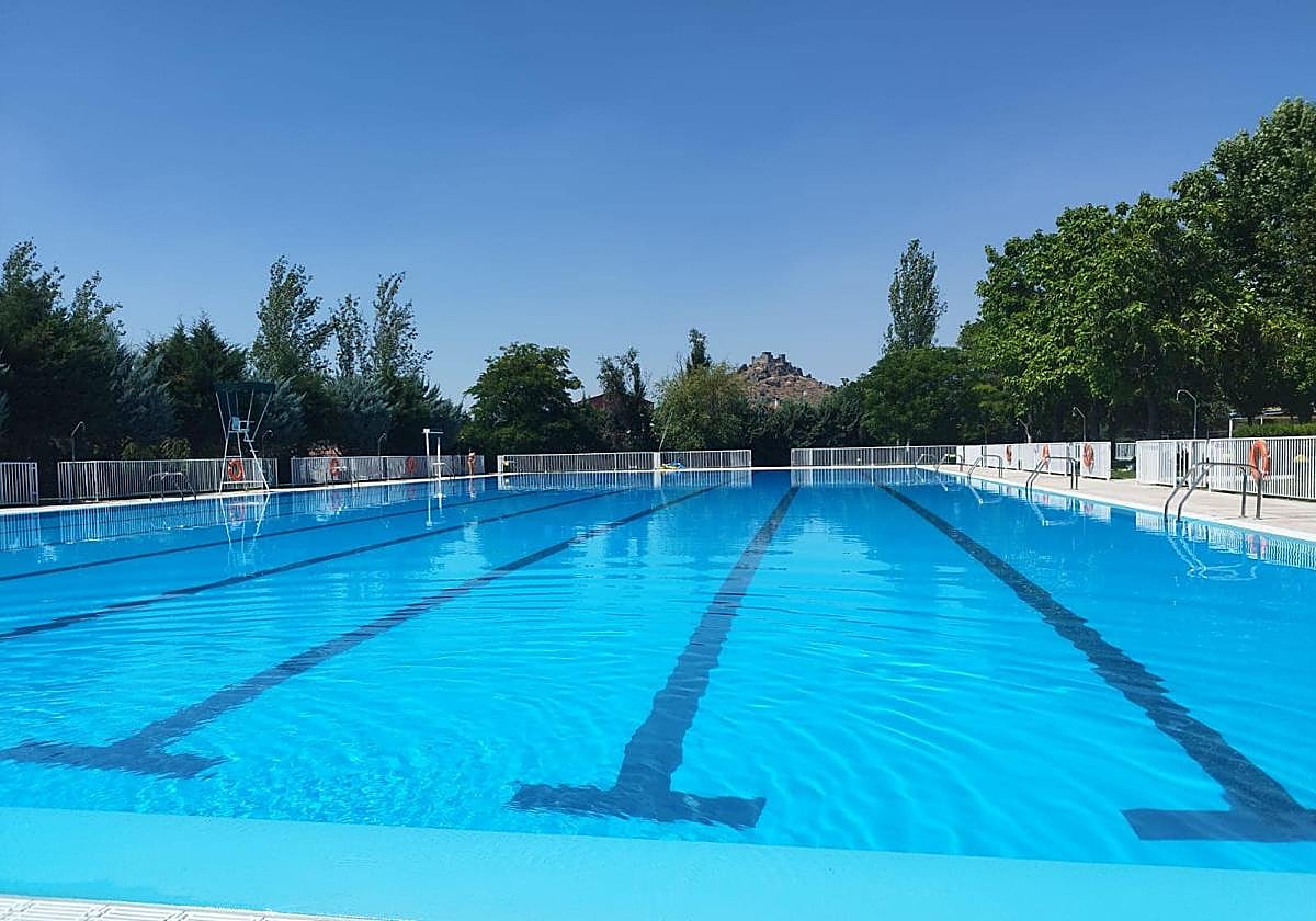 Vaso grande de la piscina municipal.