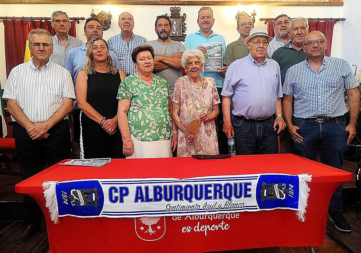 Directivos y familiares en la presentación
