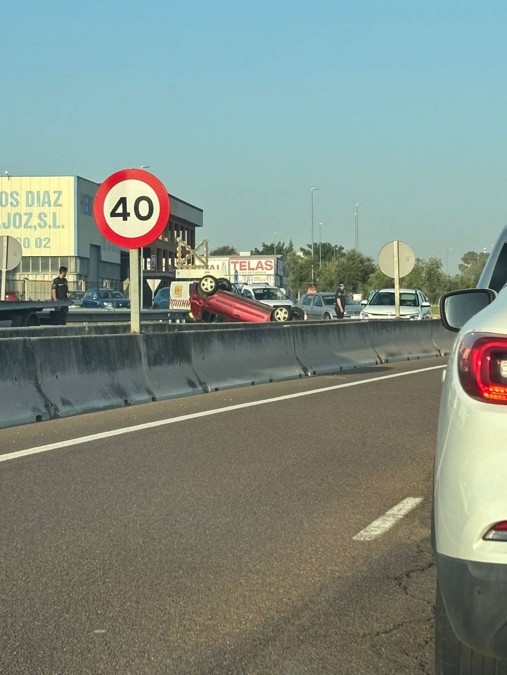 Fotos | Así ha quedado el coche accidentado este martes en Badajoz