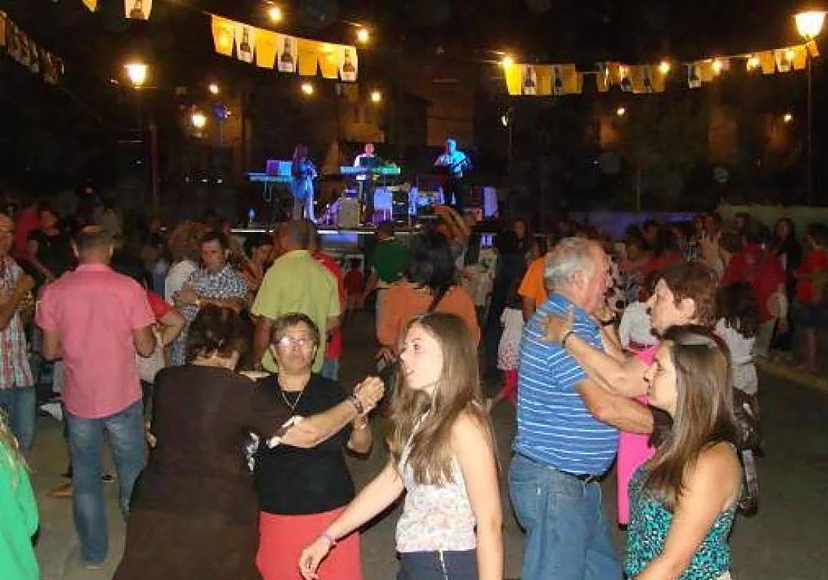 Fotografía de archivo de una verbena de otro año.