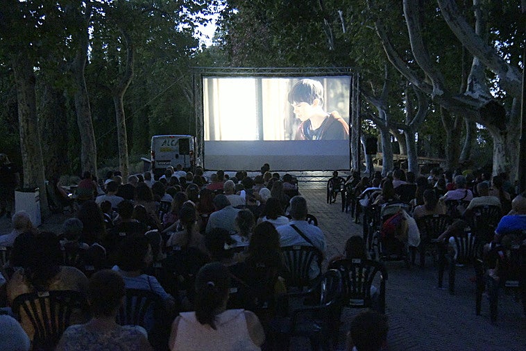 Cine de verano en el parque de la Legión.