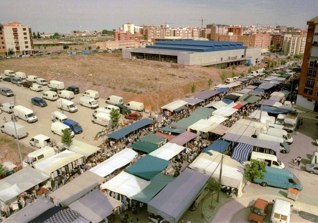 En Ronda de la Pizarra el mercado llegó a tener 400 puestos.