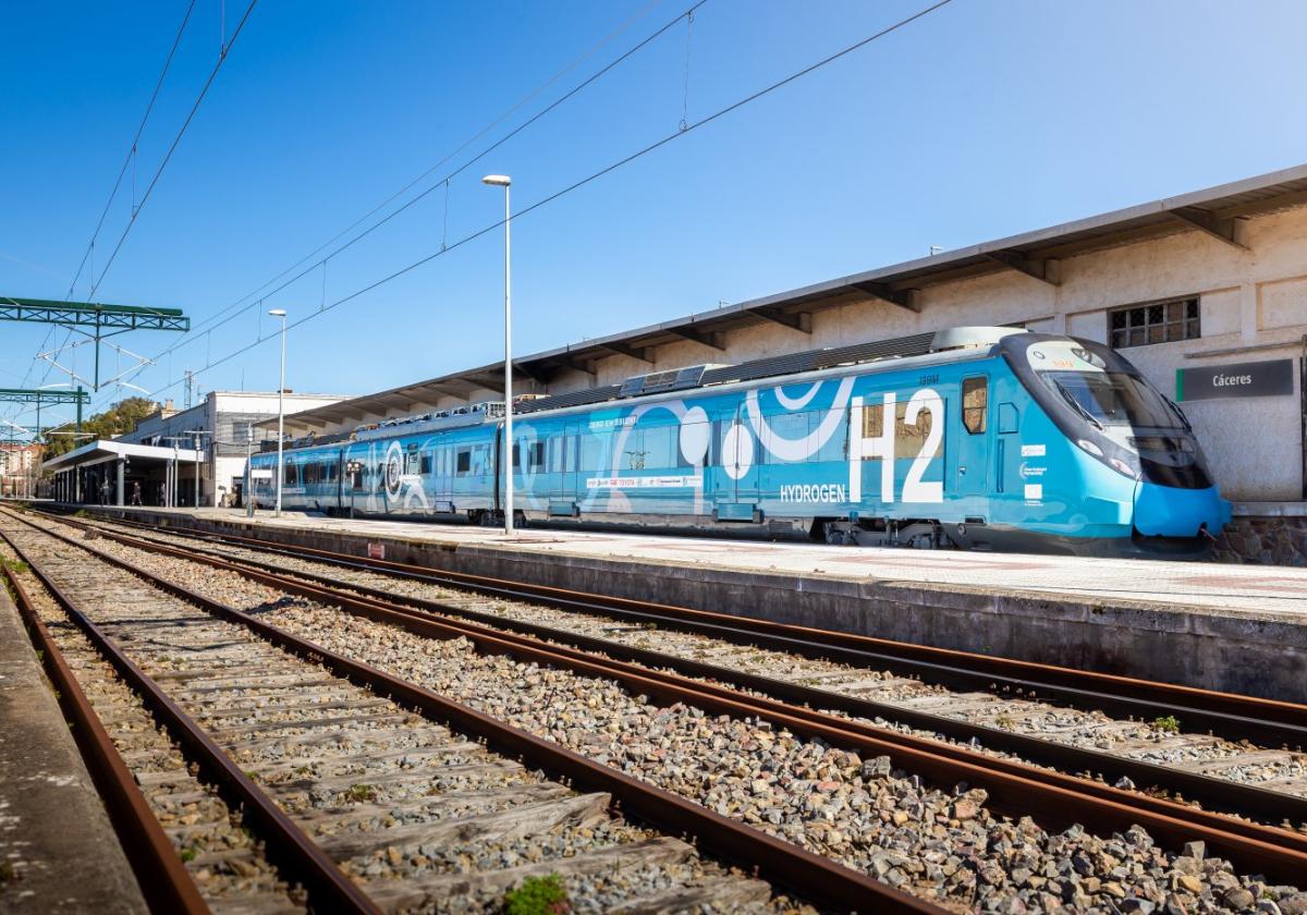 Tren del proyecto FCH2RAIL en la estación de Cáceres.