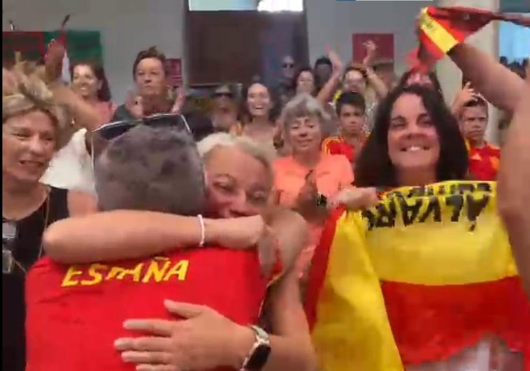 Celebración de la victoria de Álvaro Martín en el Ayuntamiento de Llerena.