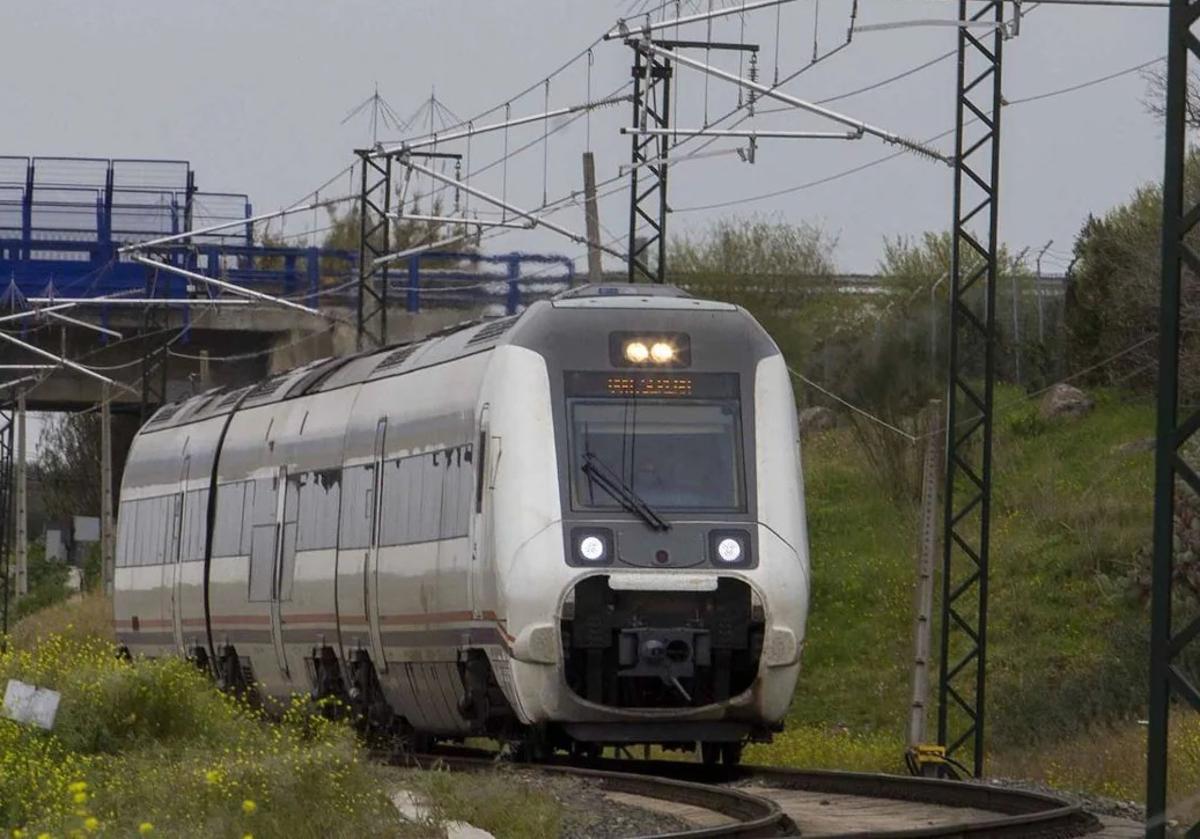 Ocho trenes extremeños afectados por el corte entre Cazalla de la Sierra y Zafra