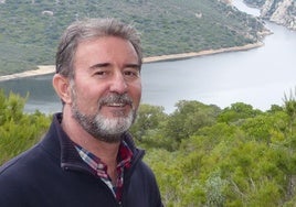 Casto Iglesias, en el parque nacional extremeño, con el río Tajo a su espalda.