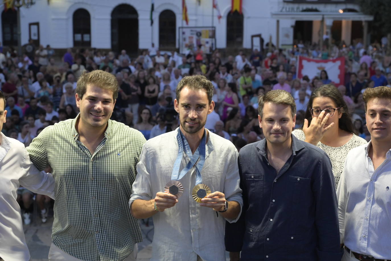 Fotos | Así ha recibido Llerena al doble medallista olímpico Álvaro Martín