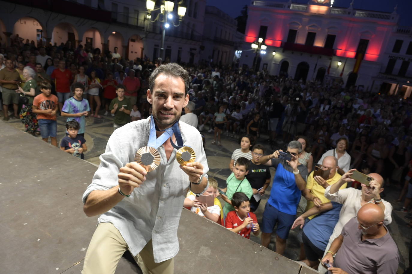 Fotos | Así ha recibido Llerena al doble medallista olímpico Álvaro Martín