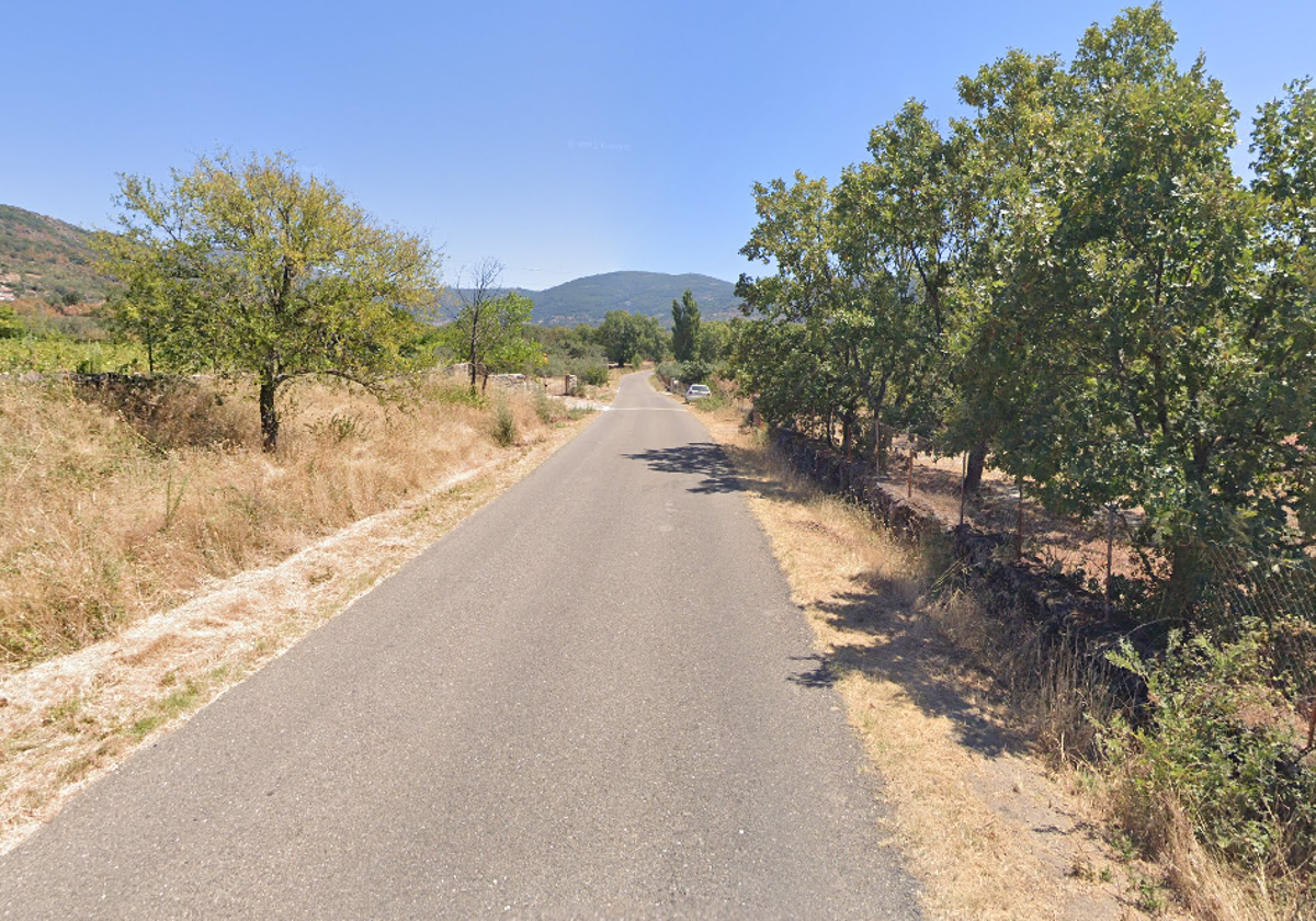 Carretera que une Eljas con Valverdeldel Fresno.