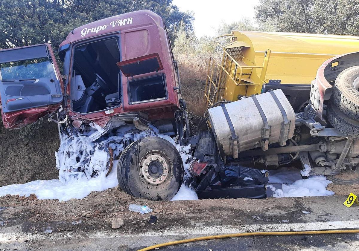 Estado en el que han quedado los vehículos implicados en el accidente de Plasencia