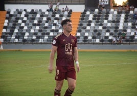 Ginés González, con el Badajoz en el amistoso ante el Don Benito.