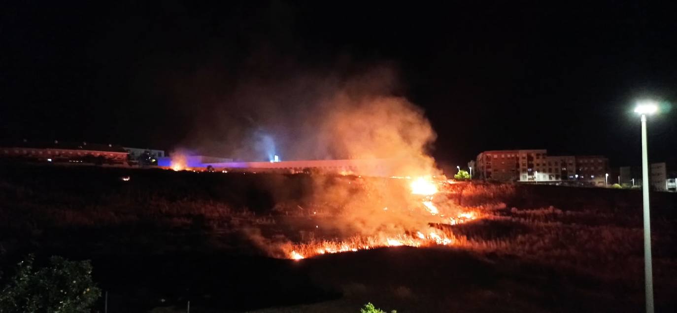 Así ha sido el incendio en el barrio La Corchera