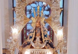 Imagen reciente de la Virgen de la Luz, en su capilla de la iglesia parroquial.