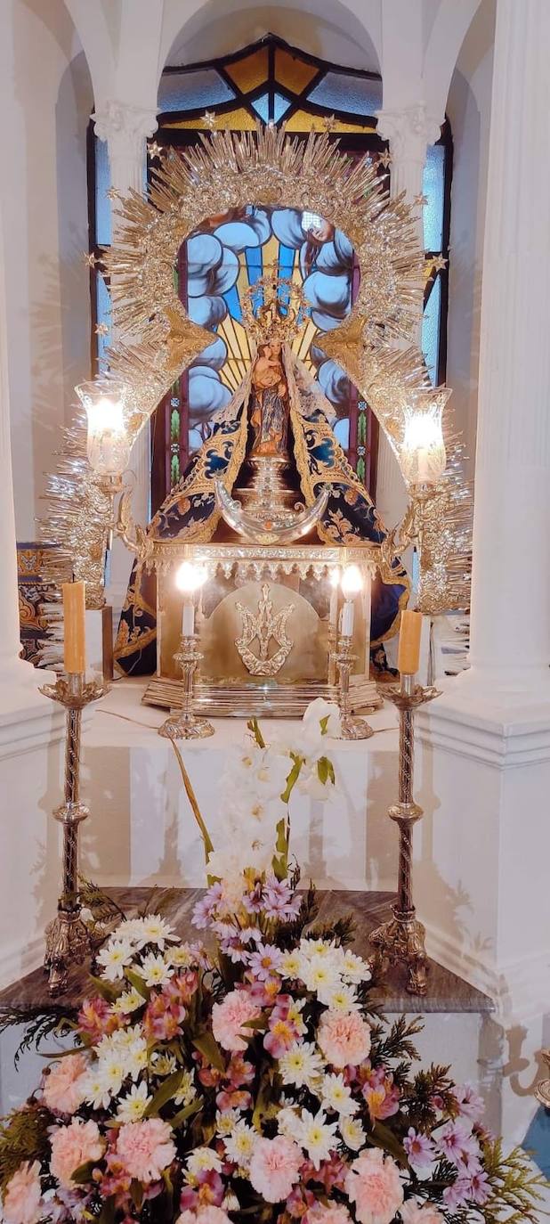Imagen reciente de la Virgen de la Luz, en su capilla de la iglesia parroquial.