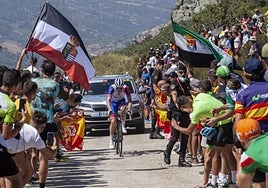 En la Vuelta de 2021 también se subió el Pico Villuercas y fue un espectáculo de público.