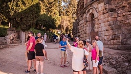 Turistas en el Teatro Romao emeritense.