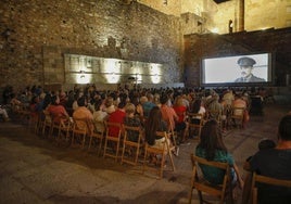 Imagen de archivo de una película en el Foro de los Balbos.