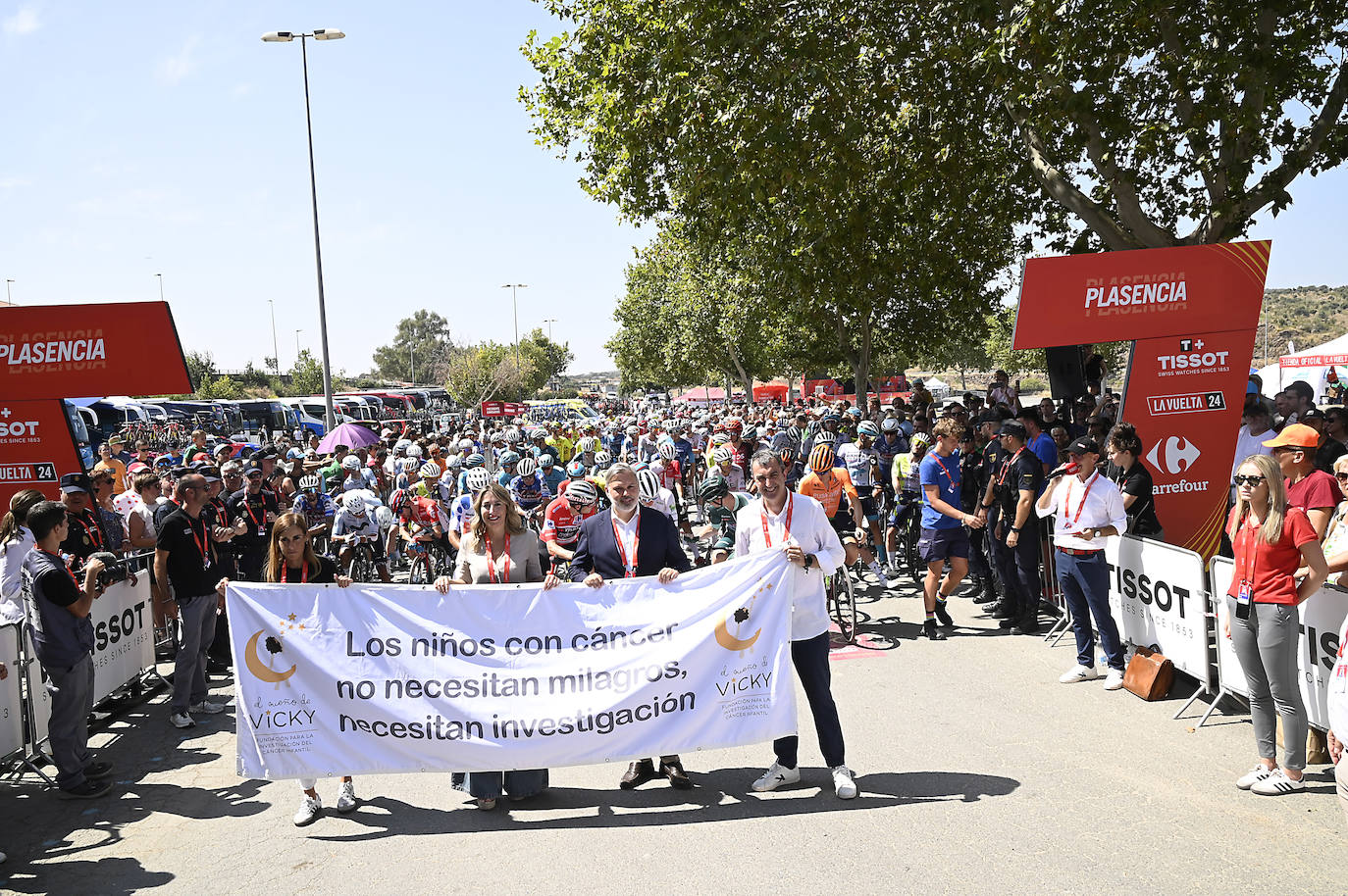 Plasencia se vuelca en la salida de la 4ª etapa de la Vuelta Ciclista a España