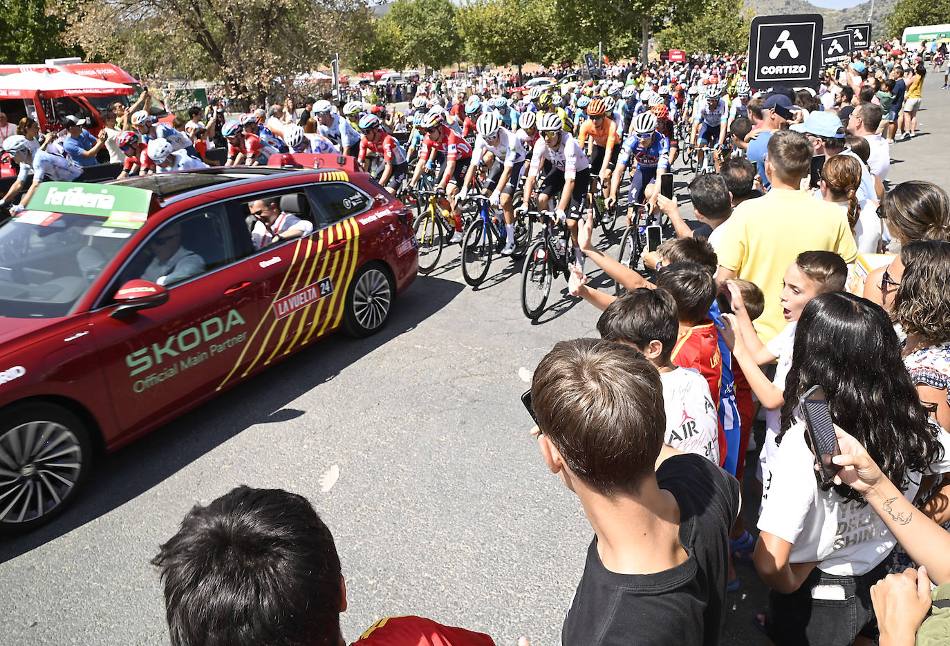 Plasencia se vuelca en la salida de la 4ª etapa de la Vuelta Ciclista a España