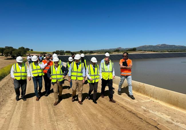 Visita a las obras del consejero Ignacio Higuero, el pasado mes de abril.
