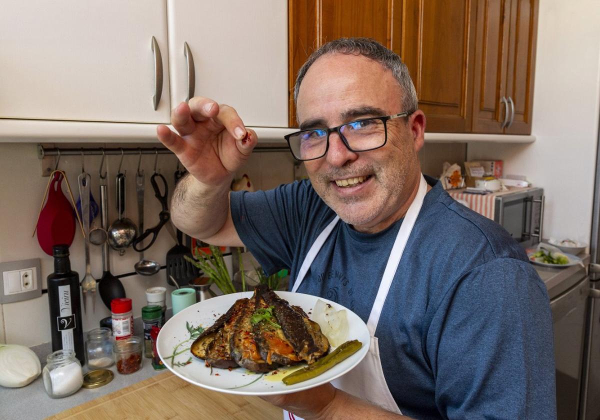 La cocina es la gran pasión oculta de Francisco Martín, que ha sido ocho años director general de Turismo.